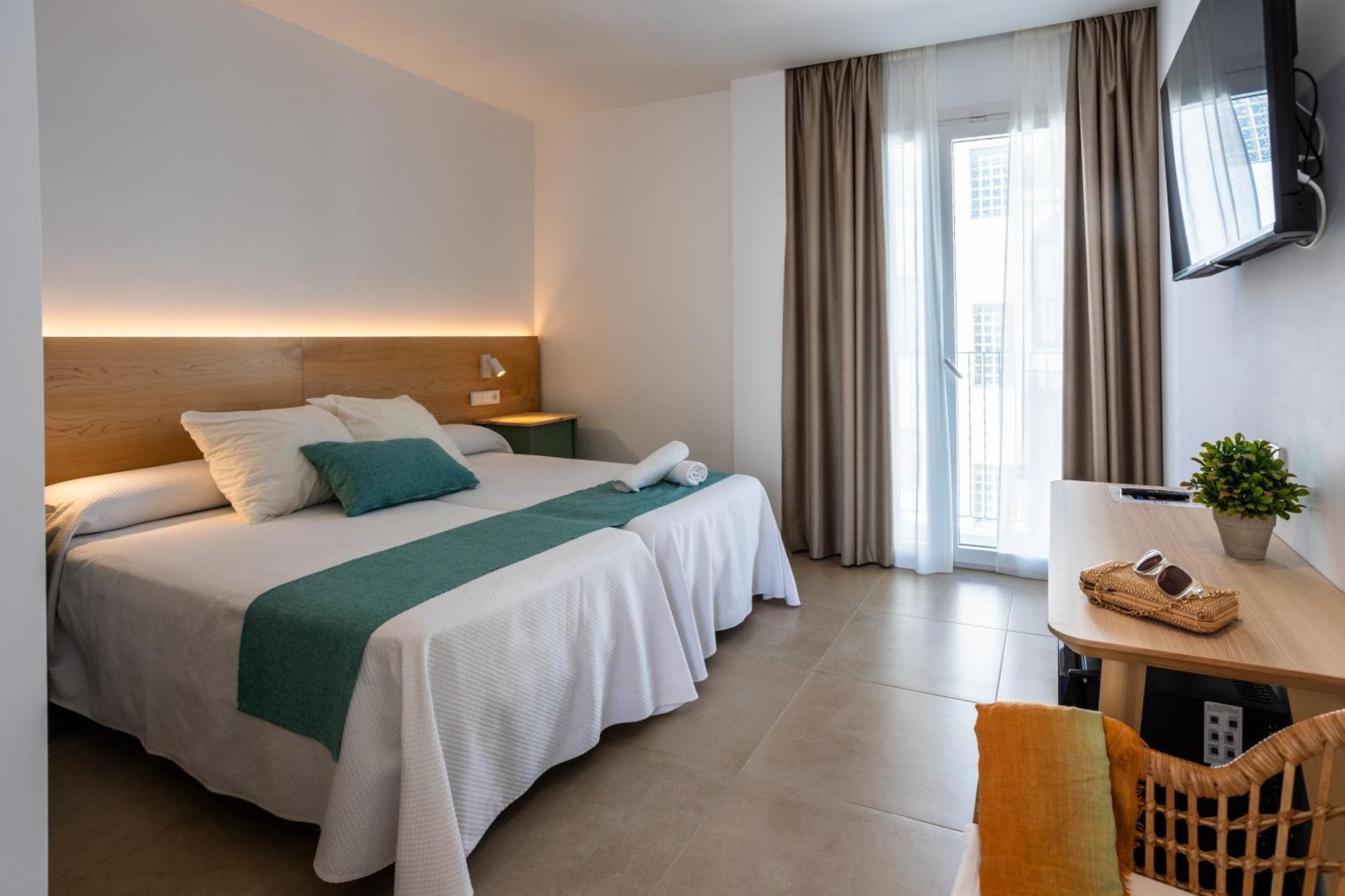 Hotel Oasis Centro Conil De La Frontera Esterno foto